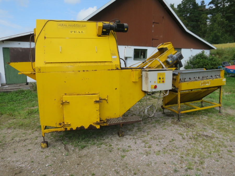 5111 Peal potato washer and felt drier table