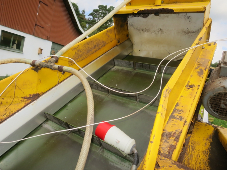 5111 Peal potato washer and felt drier table