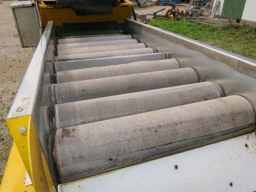 5111 Peal potato washer and felt drier table
