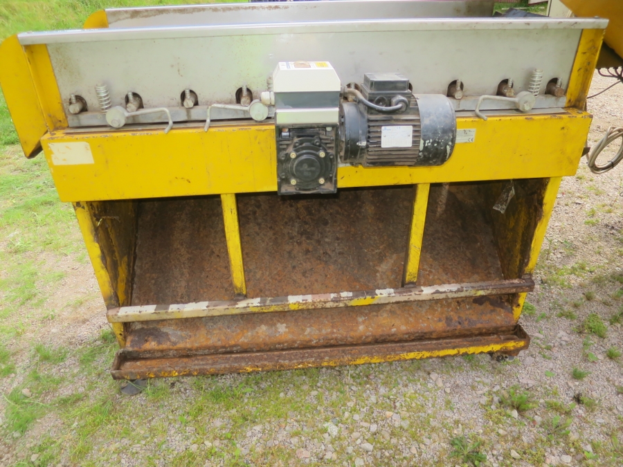 5111 Peal potato washer and felt drier table