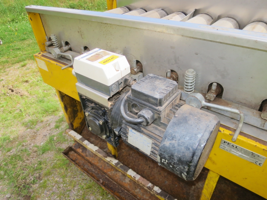 5111 Peal potato washer and felt drier table