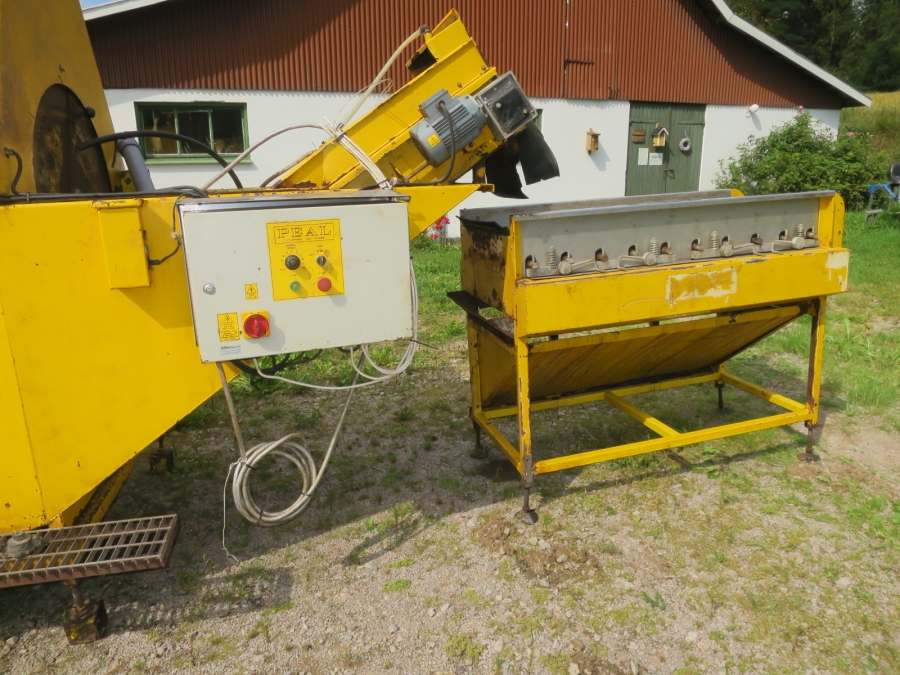 5111 Peal potato washer and felt drier table