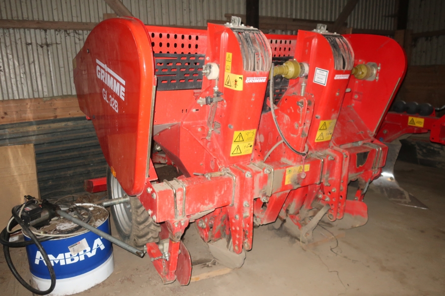 5136 Grimme GL32B Legemaschine Kartoffelleger