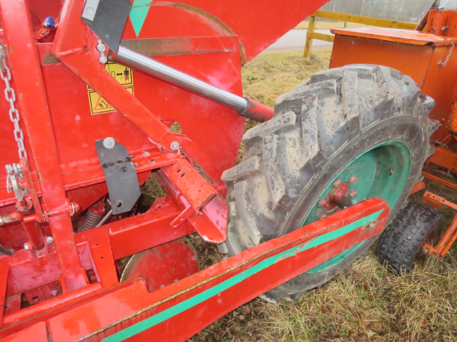 5149 Kverneland Underhaug UN 3200 Kartoffel Legemaschine