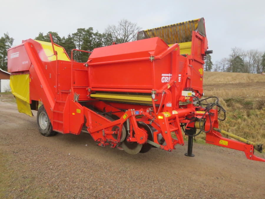 5169 Grimme SE75-40 potato harvester