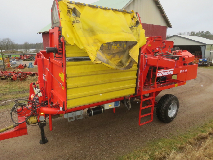 5169 Grimme SE75-40 potato harvester
