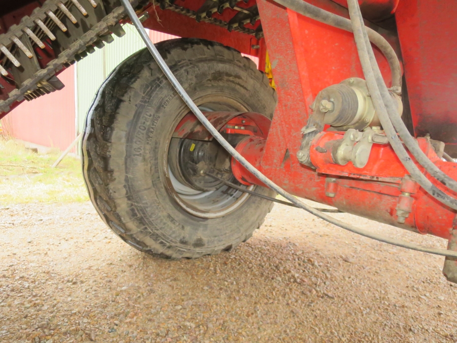5169 Grimme SE75-40 potato harvester