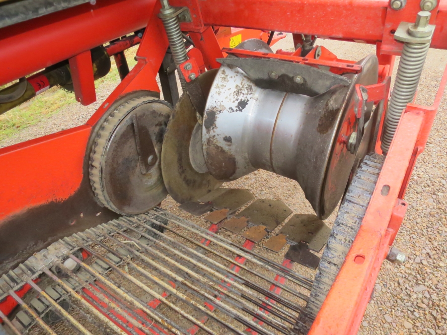 5169 Grimme SE75-40 potato harvester