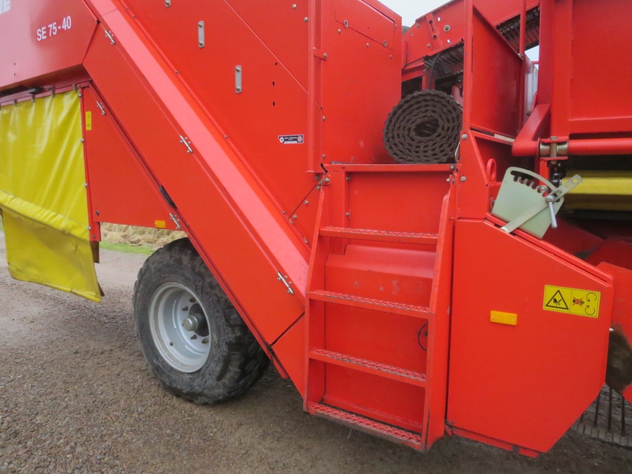 5169 Grimme SE75-40 potato harvester