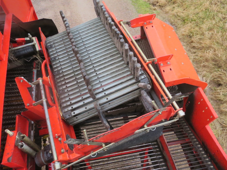 5169 Grimme SE75-40 potato harvester