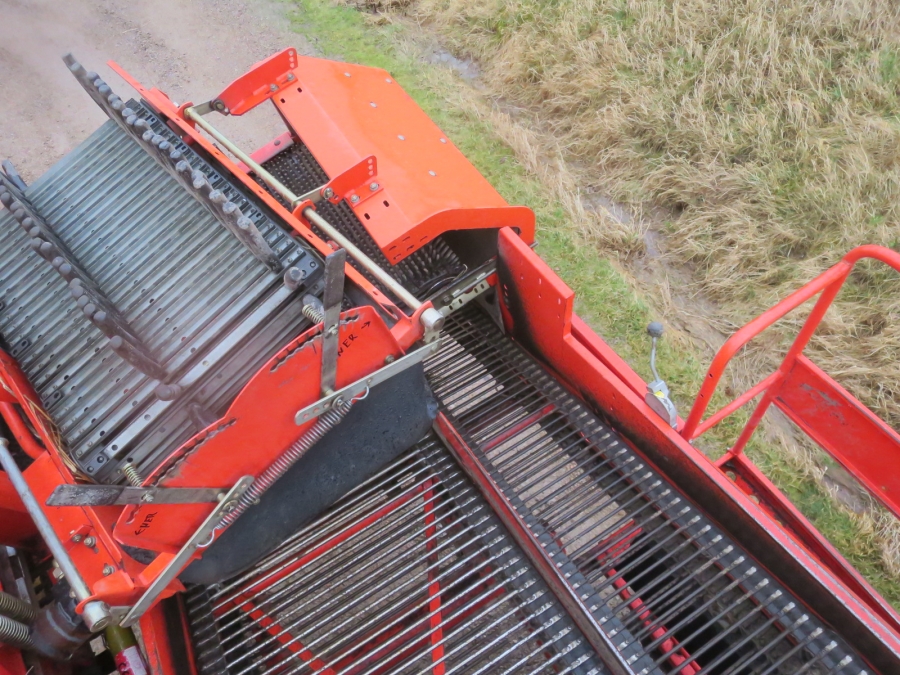 5169 Grimme SE75-40 potato harvester