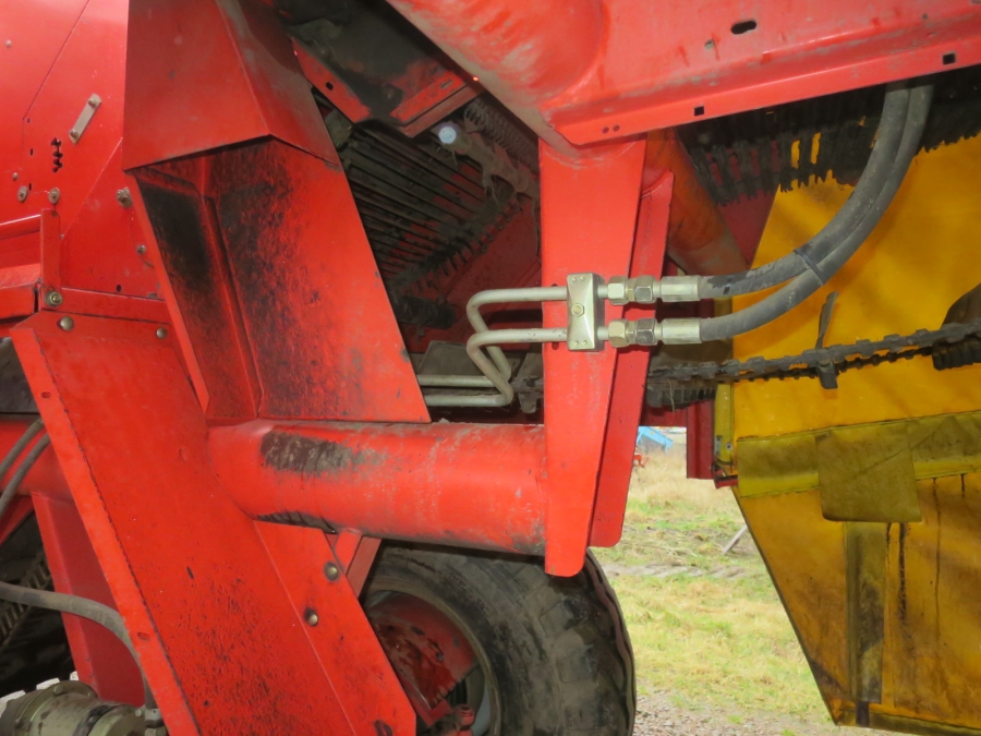 5169 Grimme SE75-40 potato harvester
