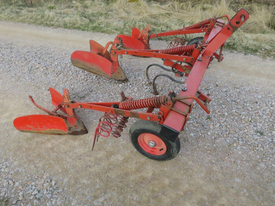 5188 Underhaug 2 row potato ridger