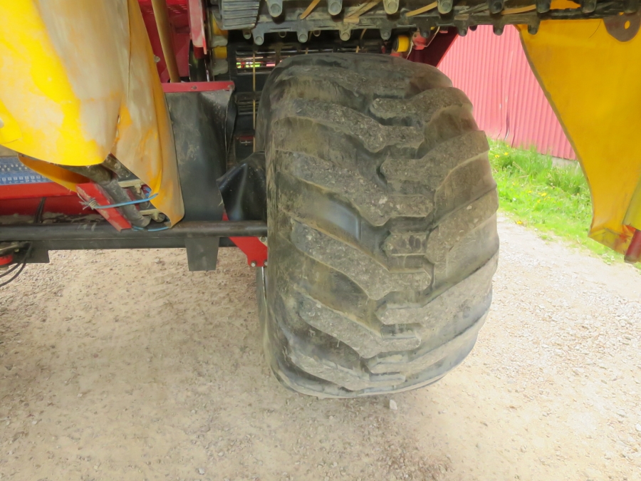 5204 Grimme SE85-55 potato harvester