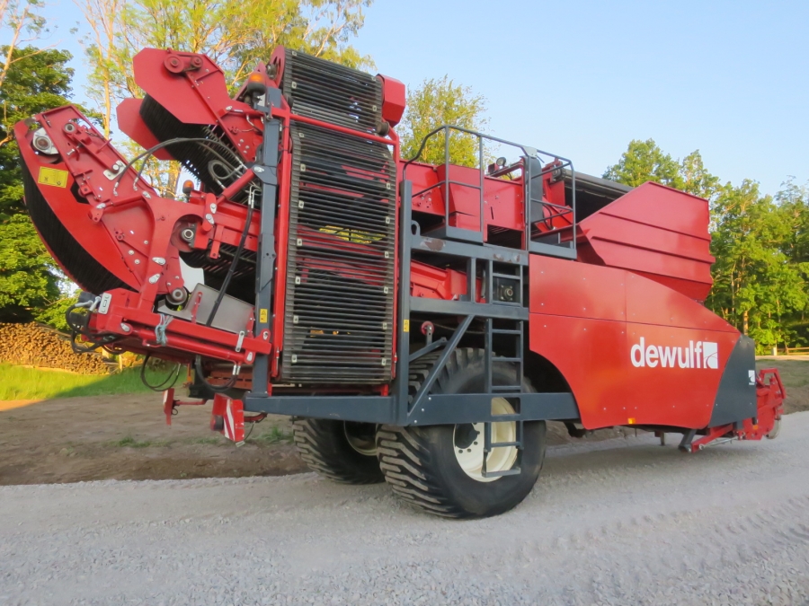 5231 Dewulf RA2060 potato harvester