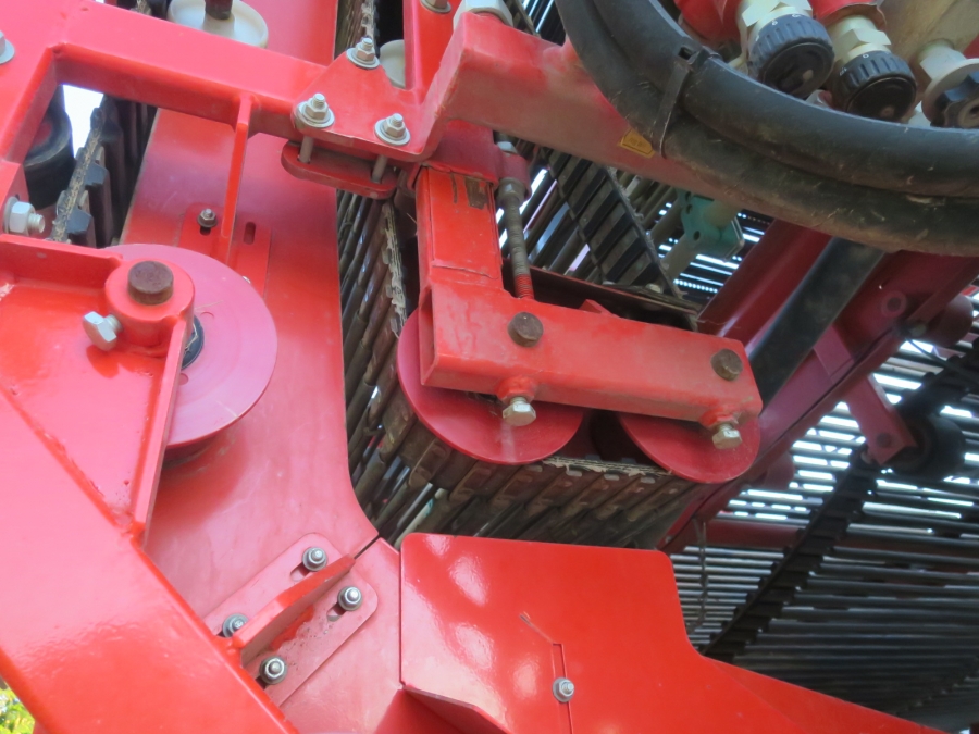 5231 Dewulf RA2060 potato harvester