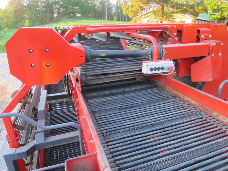5231 Dewulf RA2060 potato harvester