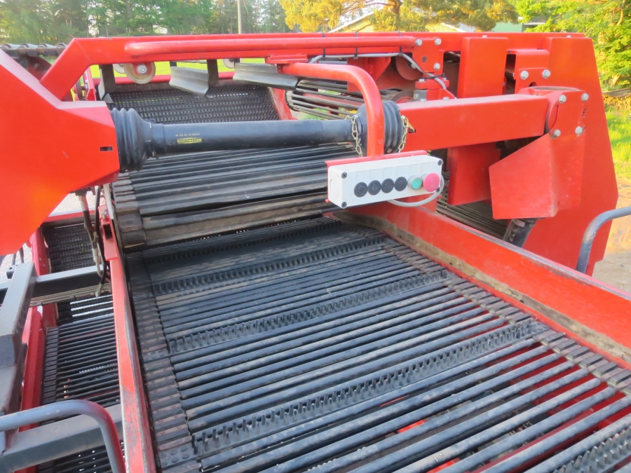 5231 Dewulf RA2060 potato harvester