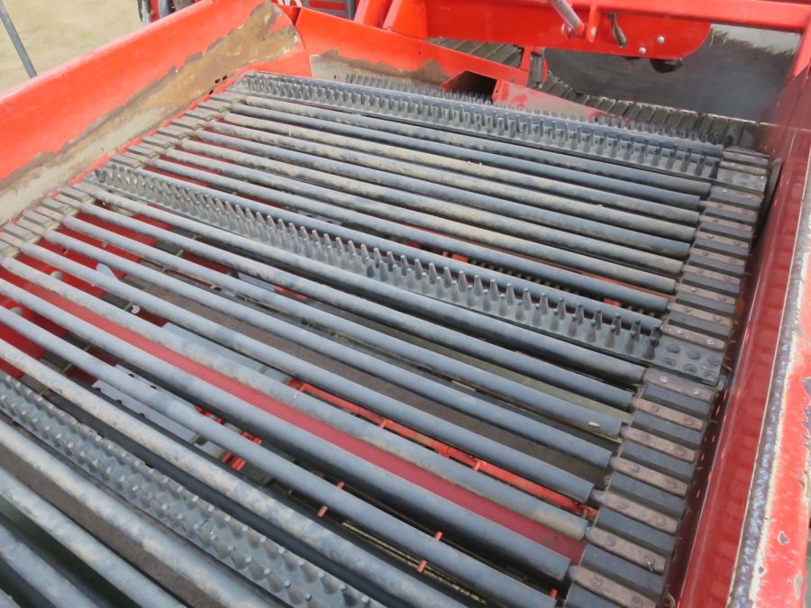 5231 Dewulf RA2060 potato harvester