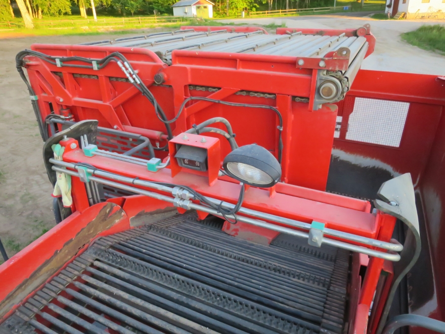 5231 Dewulf RA2060 potato harvester