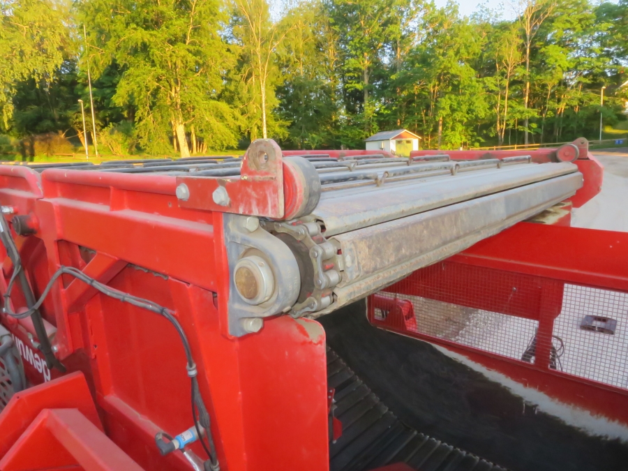 5231 Dewulf RA2060 potato harvester