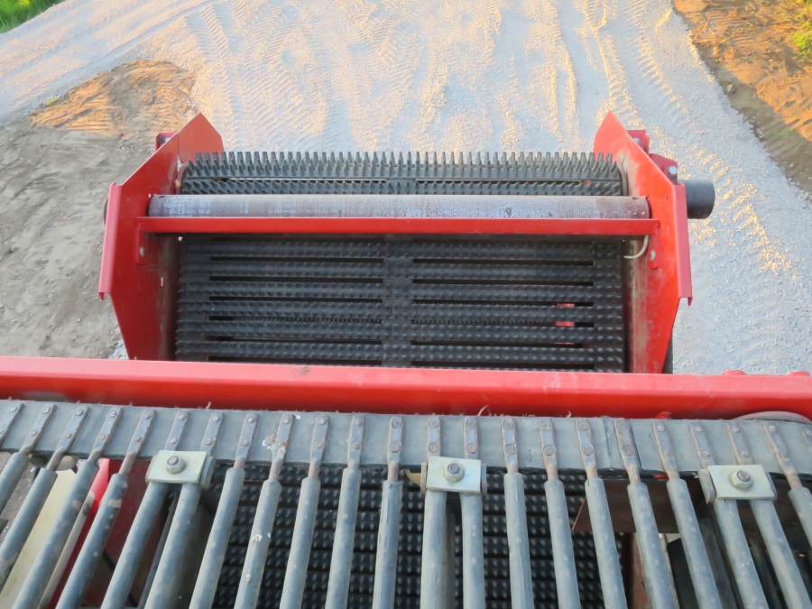 5231 Dewulf RA2060 potato harvester