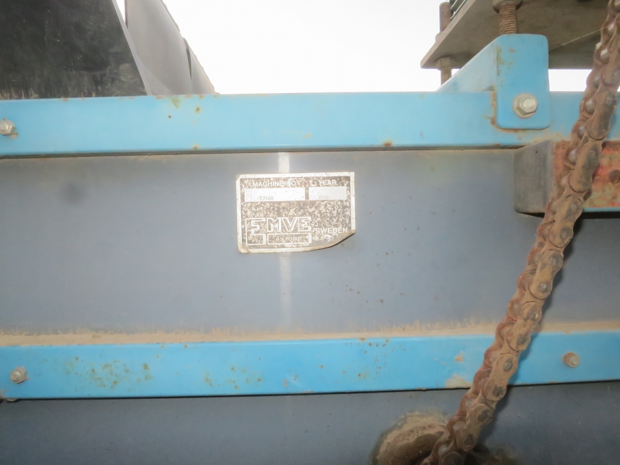 5241 EMVE receiving hopper with screen grader