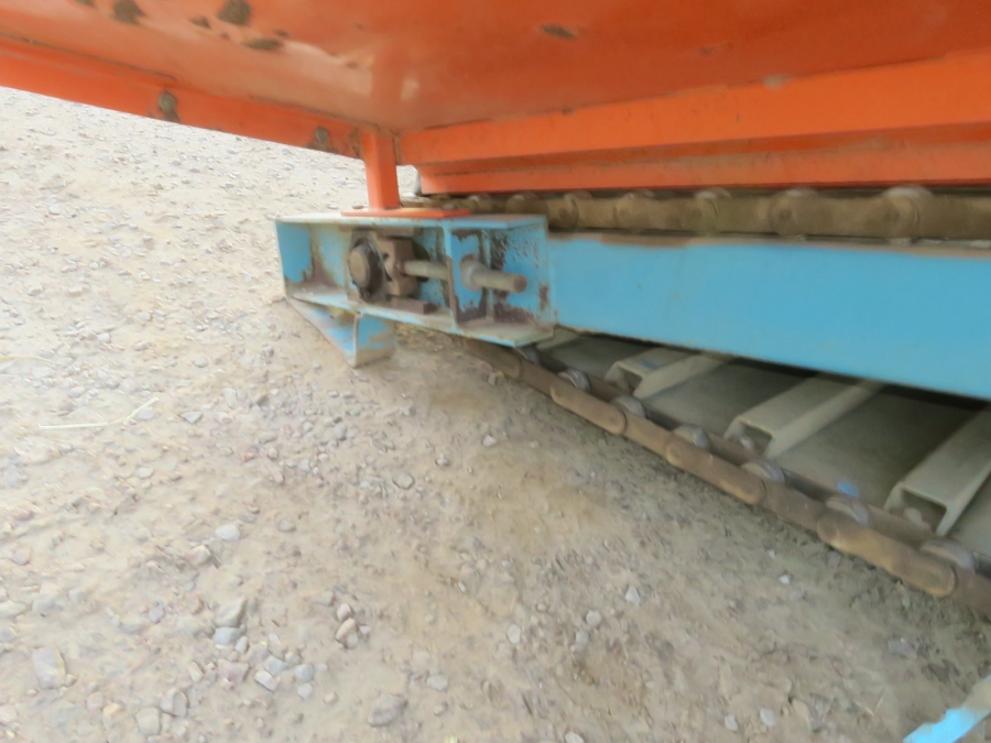 5241 EMVE receiving hopper with screen grader