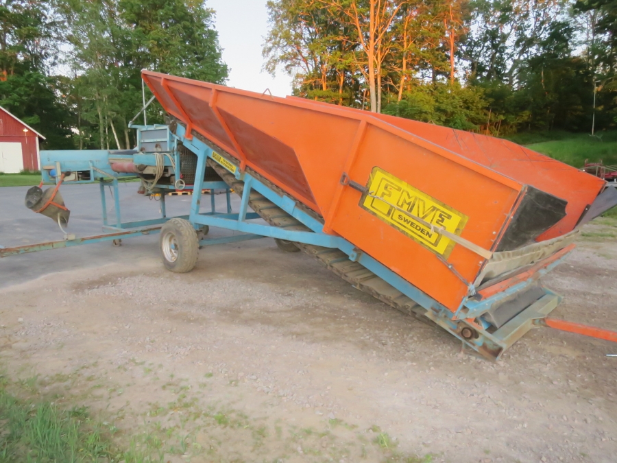 5241 EMVE receiving hopper with screen grader