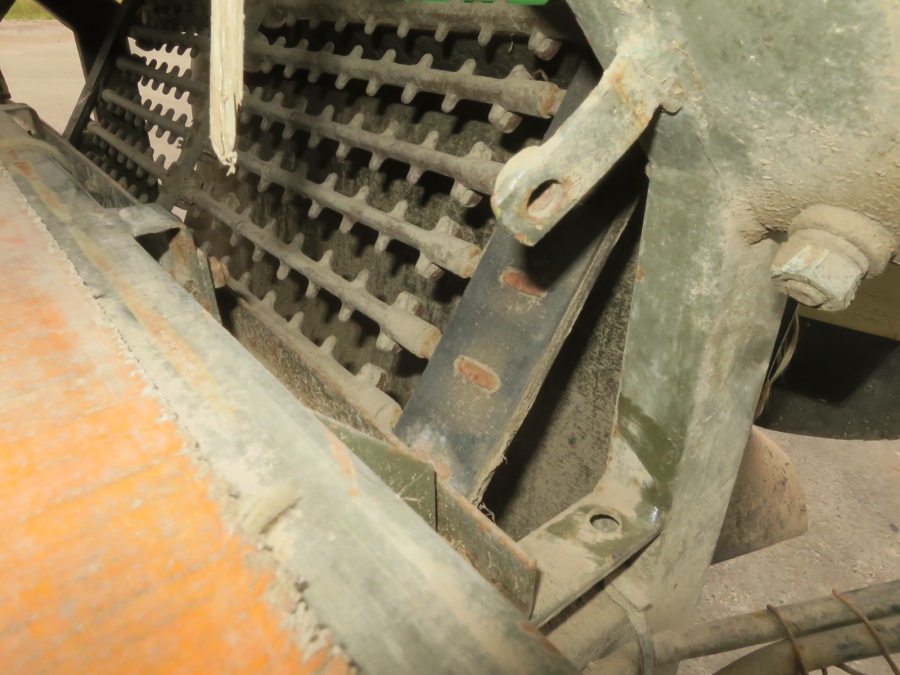 5257 Fortschritt webgrader with hedgehog belt