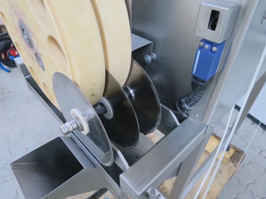 5260 Backus Sormac carrot baton machine