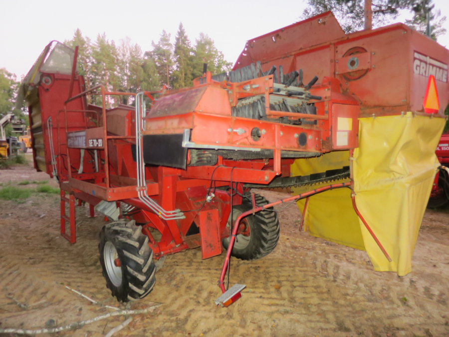 5268 Grimme SE70-20 potato harvester