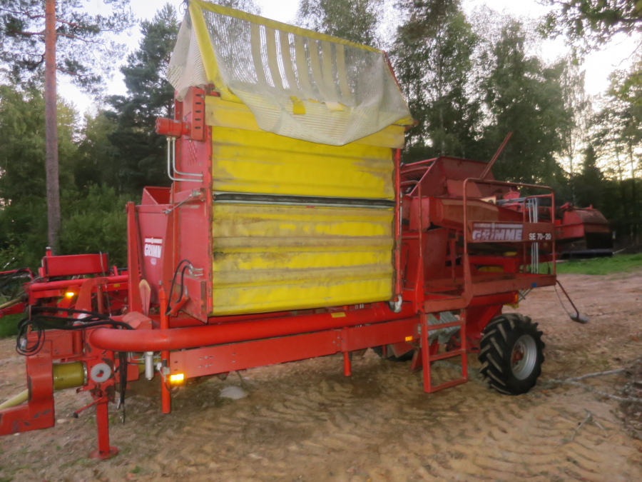5268 Grimme SE70-20 potato harvester
