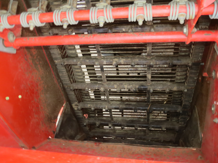 5276 Grimme SE75-30 potato harvester