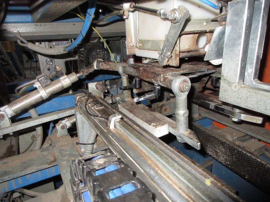 5325 EMVE Verpackungsmaschine mit Doppelwaage