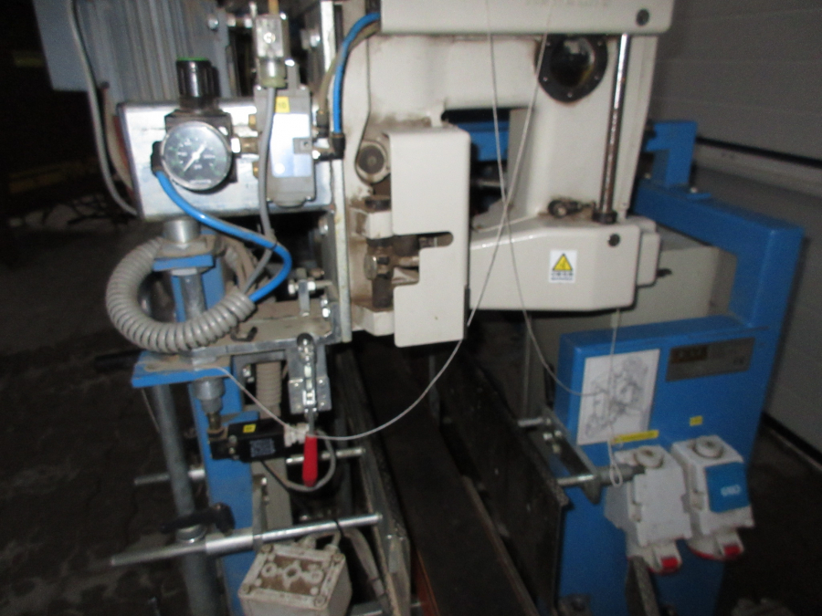 5325 EMVE Verpackungsmaschine mit Doppelwaage