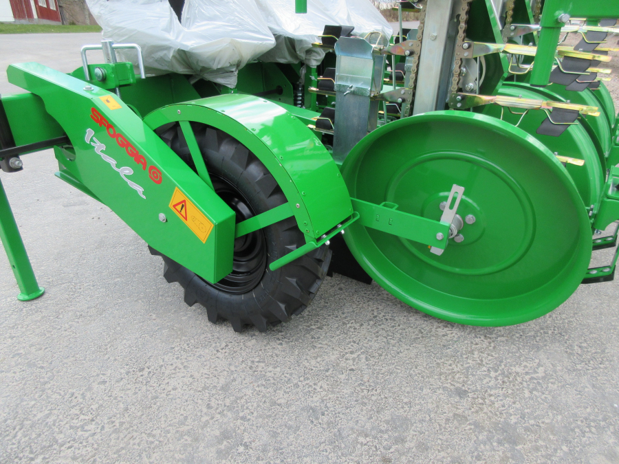 5432 Sfoggia Itala transplanter 3 row 