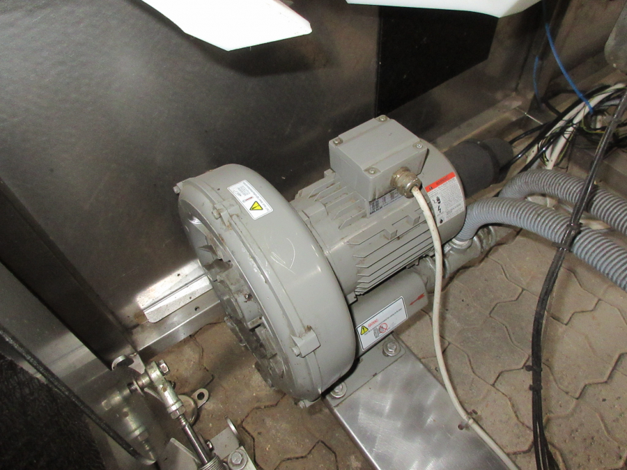5460 Newtec tray filler NBM61 for punnets