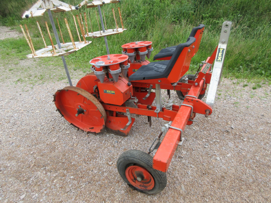 5461 Checchi & Magli Transplanter 2 row