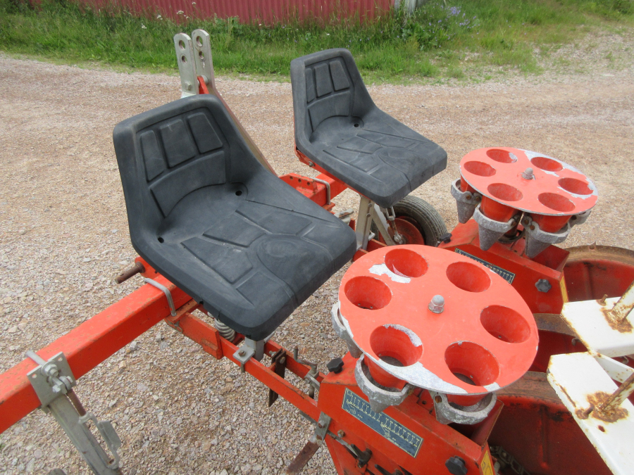 5461 Checchi & Magli Transplanter 2 row