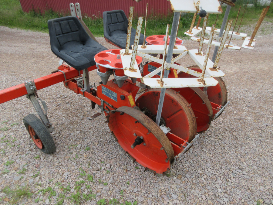 5461 Checchi & Magli Transplanter 2 row
