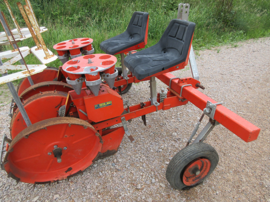 5461 Checchi & Magli Transplanter 2 row