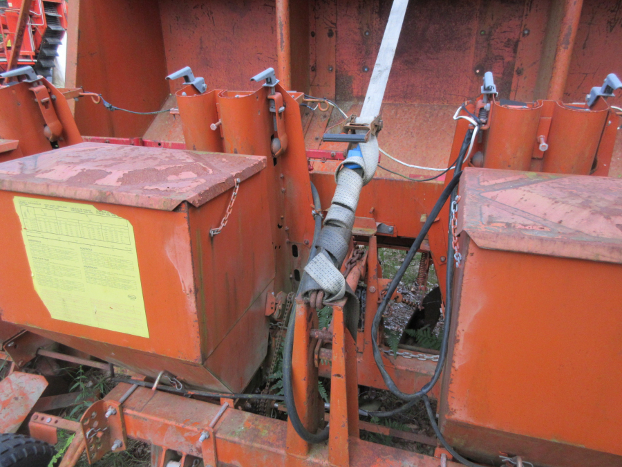 5470 Underhaug UN 4x85 Legemaschine Kartoffel
