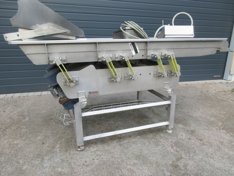 5471 Cabinplant vibratory feeder