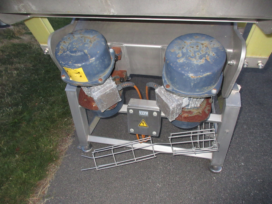 5471 Cabinplant vibratory feeder