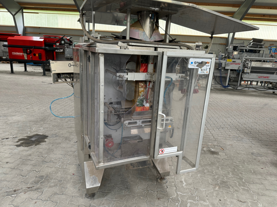 5472 GNA AV65 vertical bagger