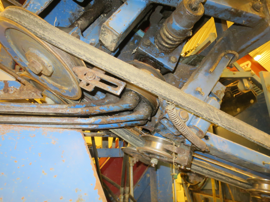 5490 Asa-Lift carrot harvester with bunker