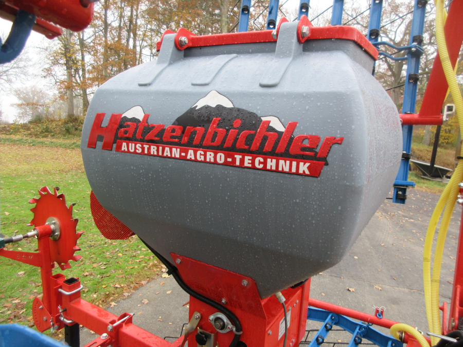 5508 Hatzenbichler weed cultivator 6 m with Air 8 seeder