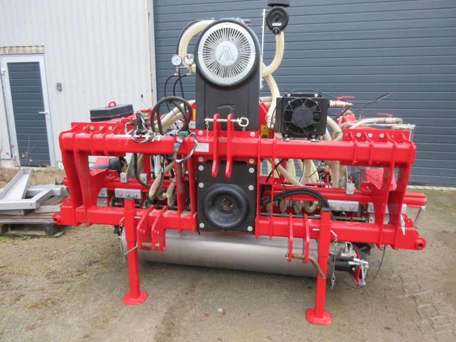 5511 Agricola Italiana AI-640 SNT precision seeder