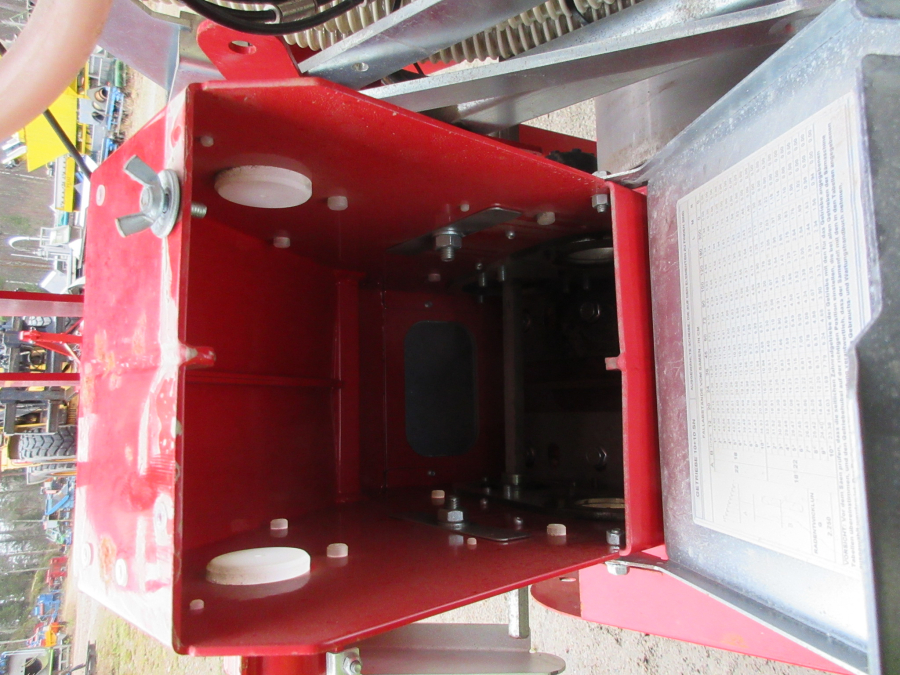 5511 Agricola Italiana AI-640 SNT precision seeder